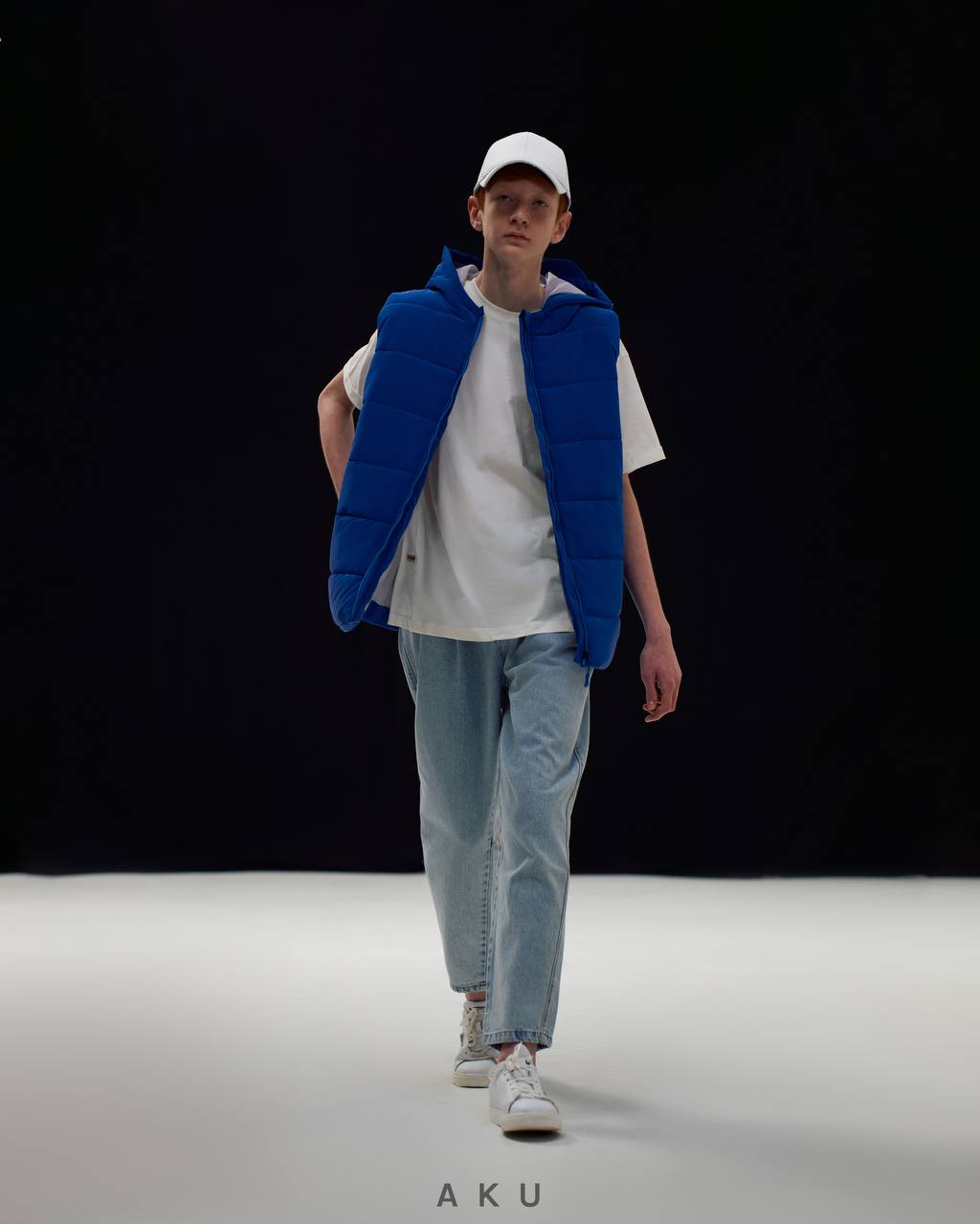 تیشرت سفید بچگانه aku